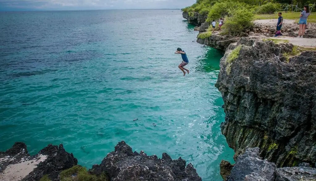 the ruins cliff jumping